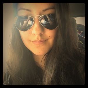 Meet your Posher, Shana